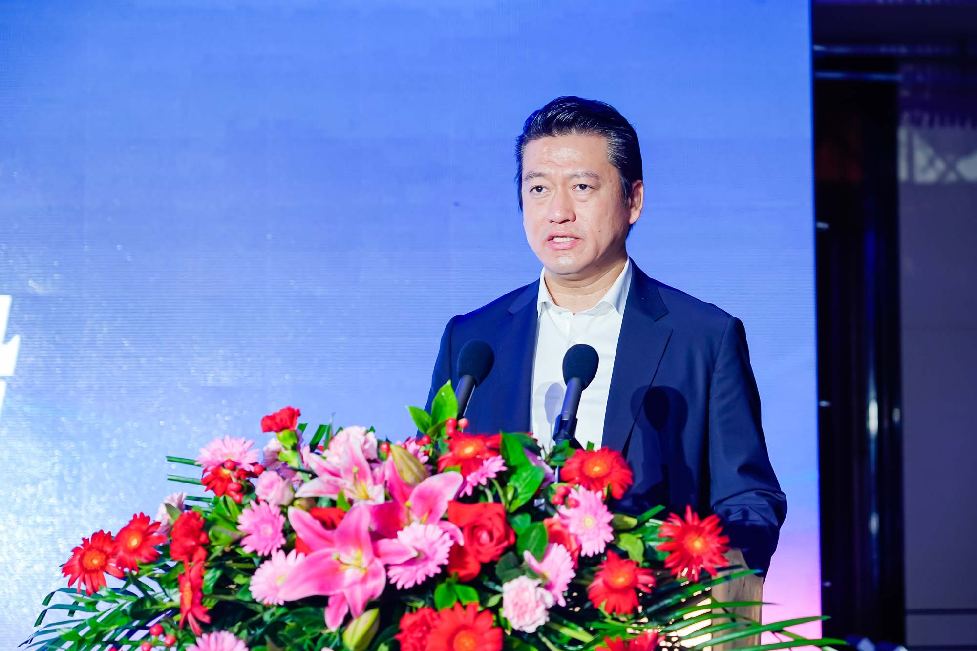 總裁(1).jpg 總裁(1).jpg